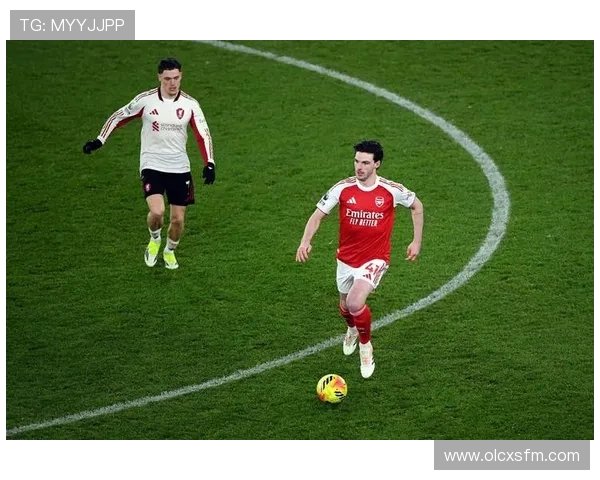 英超最新动态：曼联锋线危机，利物浦连胜势头强劲，阿森纳迎战切尔西关键战