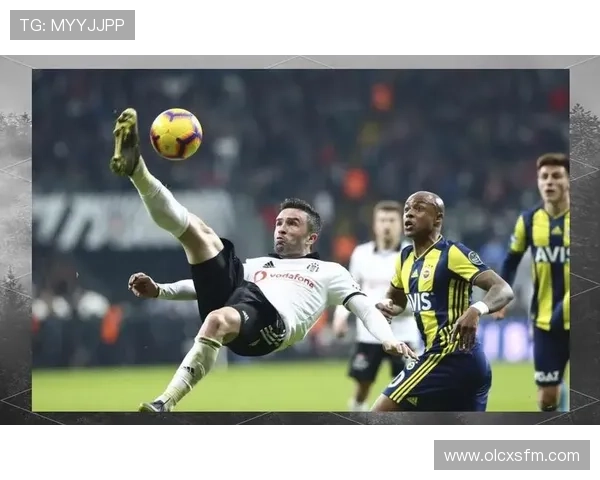 欧冠小组赛激战正酣 多支豪门球队争夺晋级资格焦点赛事回顾